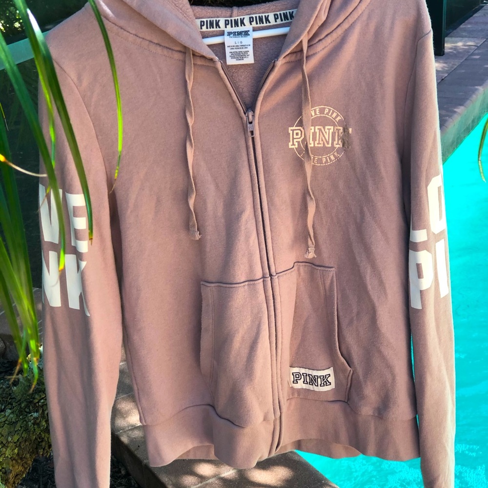 Women’s zip up sweatshirt